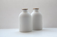 Load image into Gallery viewer, English fine bone china small bottle with gold rims - bud vase