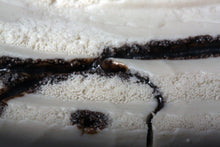 Load image into Gallery viewer, White round frame in stoneware Limoges porcelain and red clay