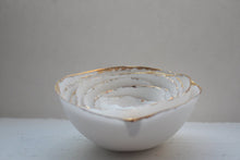Load image into Gallery viewer, Stoneware fine bone china bowls with real gold in 7 differnt sizes. Ring dish