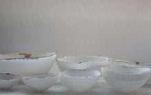 Load image into Gallery viewer, Stoneware fine bone china bowls with real gold in 7 differnt sizes. Ring dish