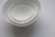 Load image into Gallery viewer, Set of 3 English fine bone china nesting stoneware bowls