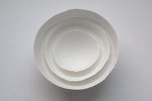 Load image into Gallery viewer, Set of 3 English fine bone china nesting stoneware bowls