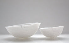 Load image into Gallery viewer, Set of 2 English fine bone china nesting stoneware bowls