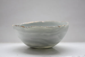 Stoneware Parian porcelain bowl in grey greenish with marble effect and mat gold rims.